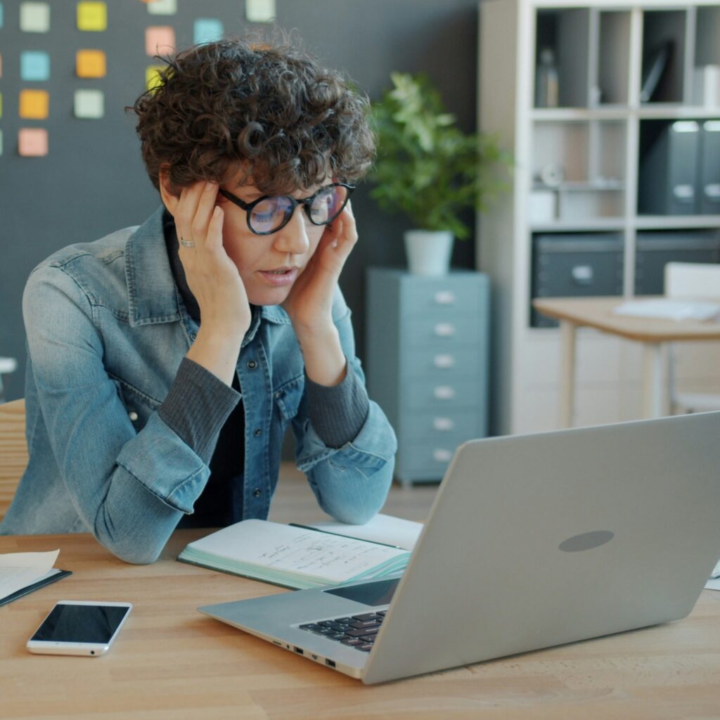 Diritto alla disconnessione: come proteggere benessere mentale e produttività in azienda